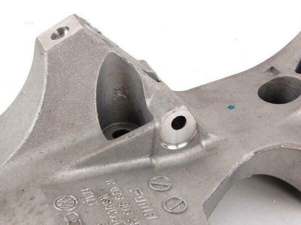 038903139AF - NEW AUDI A3 8P ALTERNATOR AND REFRIGERANT COMPRESSOR BRACKET 038903139AF OEM
