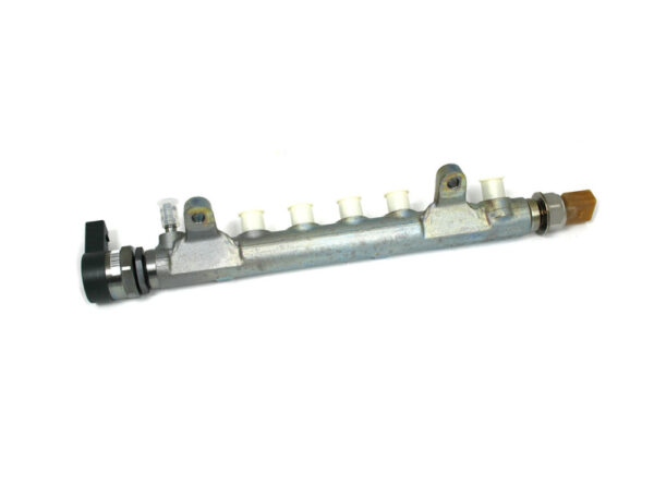 03L130089 - NEW VOLKSWAGEN BEETLE A5 FUEL RAIL 03L130089 10-12 ORIGINAL