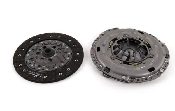 03L141015P - NEW VW AUDI SEAT SKODA BEETLE CLUTCH PLATE AND PRESSURE PLATE 03L141015P GENUINE