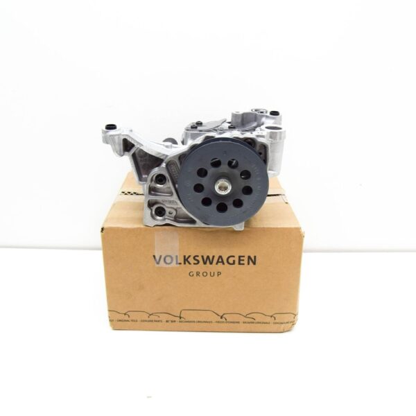 04L145208H - New Audi Q2 GA Oil Pump with Integrated Vacuum Pump 04L145208H Genuine