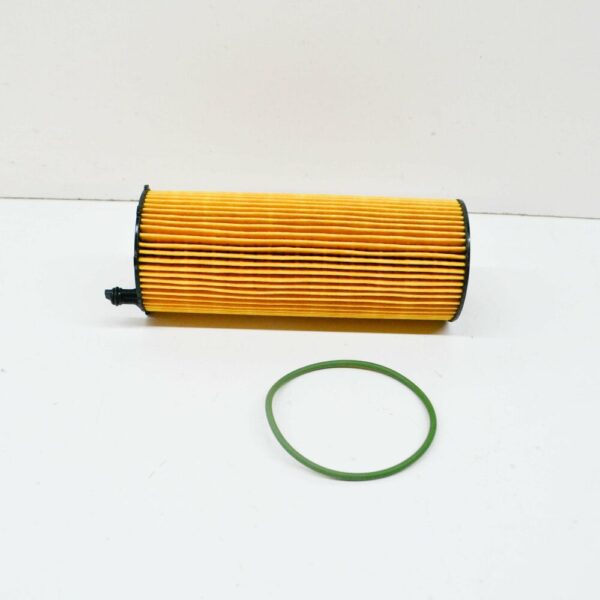 057115561M - NEW AUDI Q7 4L OIL FILTER 057115561M 3.0 DIESEL 09-14 ORIGINAL