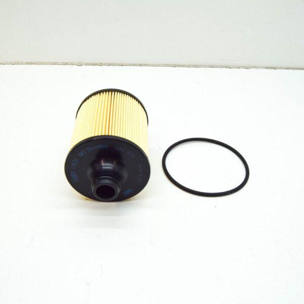057198405D - NEW AUDI Q7 4M OIL FILTER 057198405D ORIGINAL