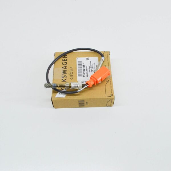 059906088P - NEW AUDI A4 B8 EXHAUST GAS TEMPERATURE SENDER 059906088P ORIGINAL