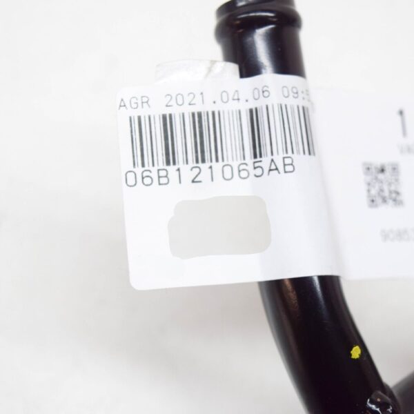 06B121065AB - Audi A4 B7 Engine Return Coolant Pipe 06B121065AB NEW