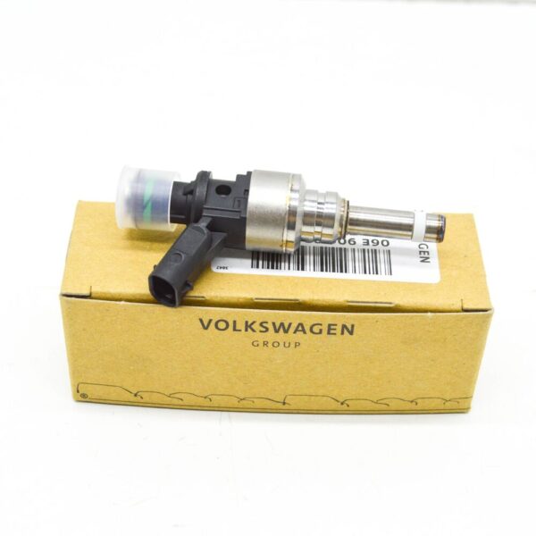 06E906036AL - NEW AUDI A4 B9 FUEL INJECTOR 06E906036AL ORIGINAL