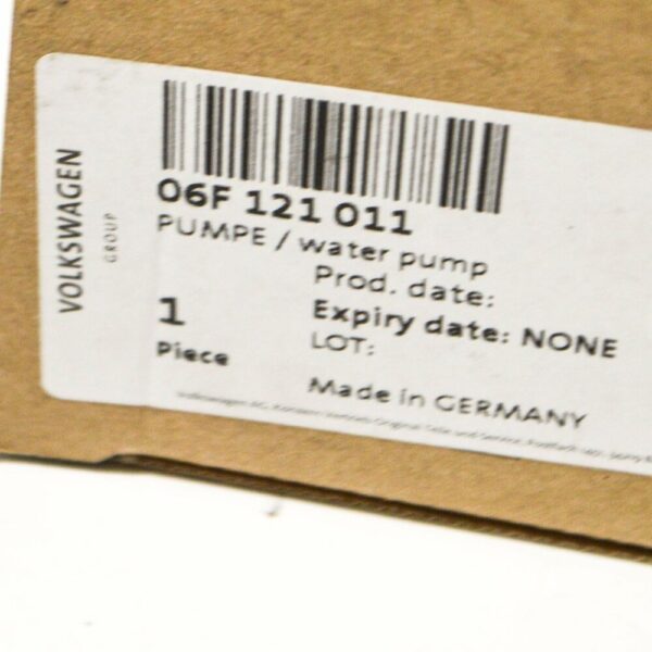 06F121011 - NEW AUDI TT 8J WATER PUMP 06F121011 2 0 TFSI GENUINE