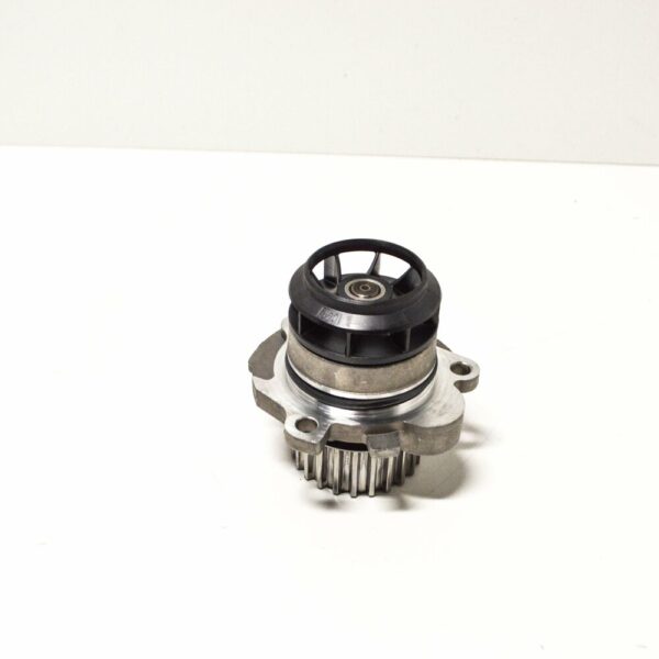 06F121011 - NEW AUDI TT 8J WATER PUMP 06F121011 2 0 TFSI GENUINE