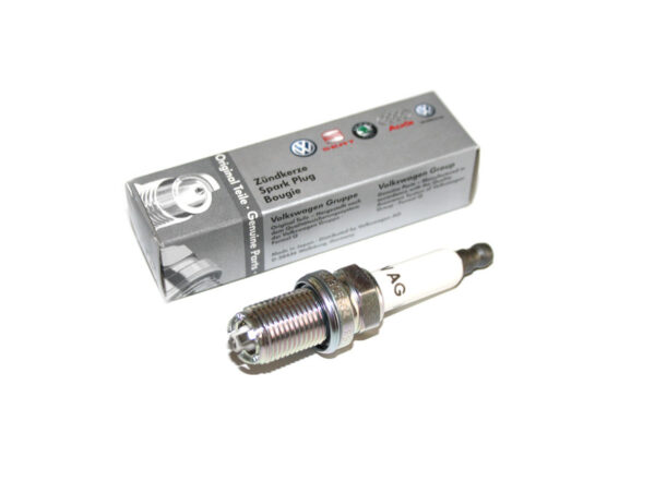 06H905604 - NEW VOLKSWAGEN CC 358 SPARK PLUG 'LONGLIFE' 06H905604 ORIGINAL