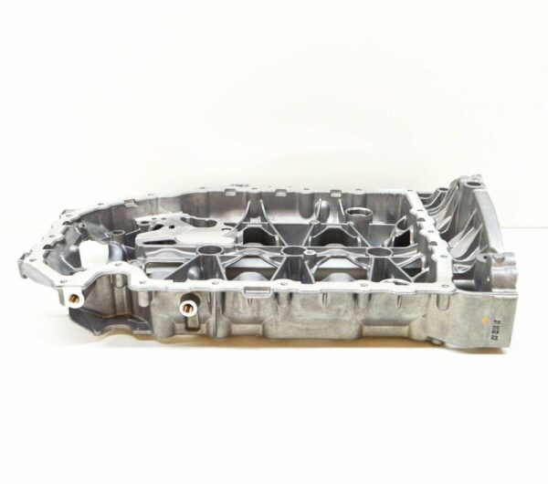 06K103603CQ - NEW AUDI A3 8V ENGINE UPPER OIL PAN SUMP 06K103603CQ ORIGINAL