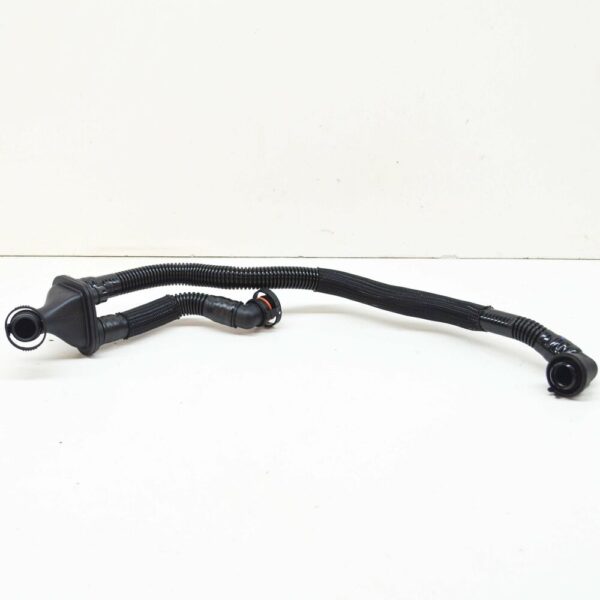 06M103210EB - NEW AUDI A4 B9 ENGINE VENT PIPE HOSE 06M103210EB