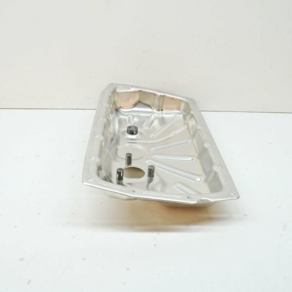 06M103602Q - NEW AUDI A4 B9 ENGINE OIL PAN LOWER 06M103602Q