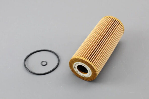 074115562 - NEW AUDI A4 B7 Oil Filter Element with Gasket 074115562 OEM