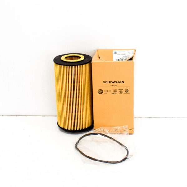 079198405A - NEW AUDI A4 B7 OIL FILTER 079198405A
