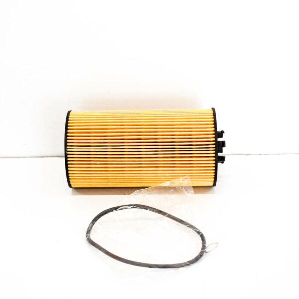 079198405A - NEW AUDI A4 B7 OIL FILTER 079198405A