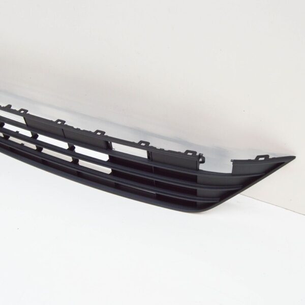7P6853677B9B9 - NEW VW TOUAREG 7P FRONT LOWER CENTER BUMPER GRILLE 7P6853677B9B9 ORIGINAL