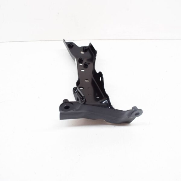 8V0821136B - Audi A3 Sportback 8V fender holder front right 8V0821136B NEW ORIGINAL
