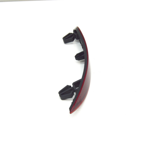 8V0945106A - NEW AUDI A3 8V REAR RIGHT BUMPER REFLECTOR 8V0945106A ORIGINAL