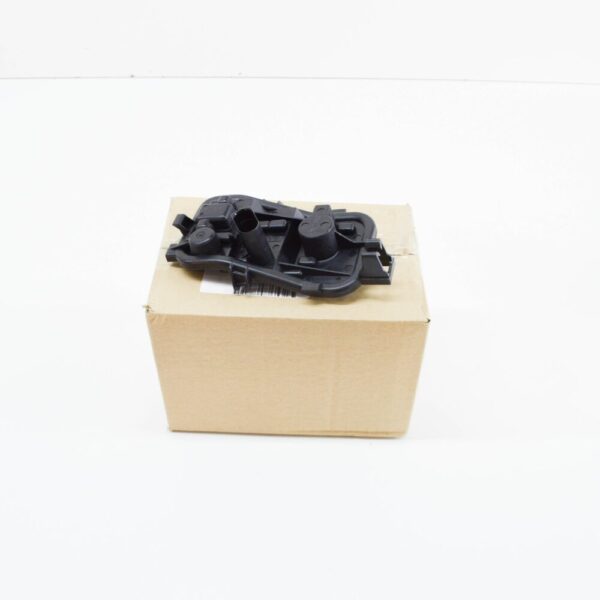 8V3945258 - NEW AUDI A3 SPORTBACK 8V REAR RIGHT TAIL LIGHT BULB HOLDER 8V3945258 ORIGINAL