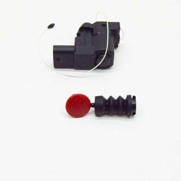 8V4810773A - NEW AUDI A3 8V HIGH-VOLTAGE LOAD FLAP LOCK SERVOMOTOR 8V4810773A ORIGINAL