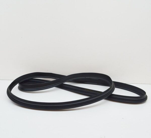 8V4827705 - NEW AUDI A3 SPORTBACK 8V REAR TAILGATE WEATHERSTRIP 8V4827705