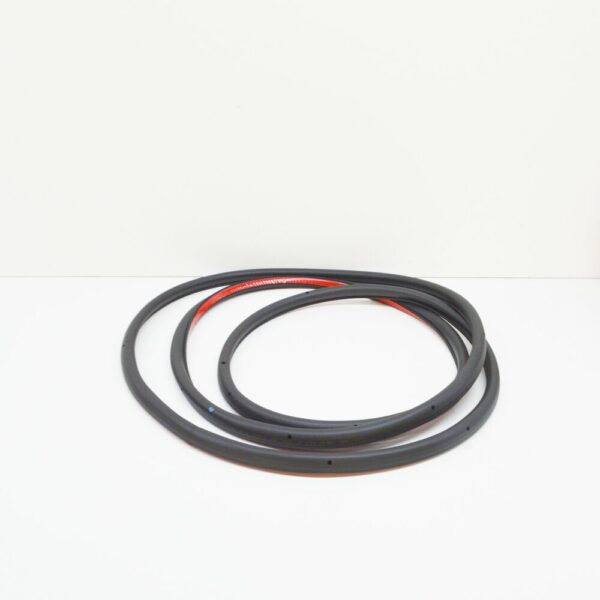 8V4837912C - NEW AUDI A3 SPORTBACK 8V FRONT RIGHT OUTER DOOR SEAL RUBBER 8V4837912C ORIGINAL