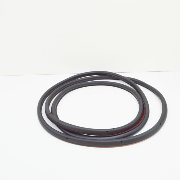 8V4837912C - NEW AUDI A3 SPORTBACK 8V FRONT RIGHT OUTER DOOR SEAL RUBBER 8V4837912C ORIGINAL