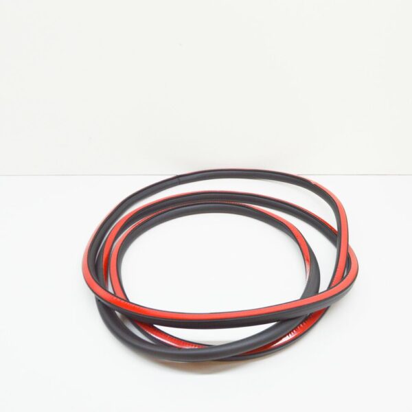 8V4837912C - NEW AUDI A3 SPORTBACK 8V FRONT RIGHT OUTER DOOR SEAL RUBBER 8V4837912C ORIGINAL