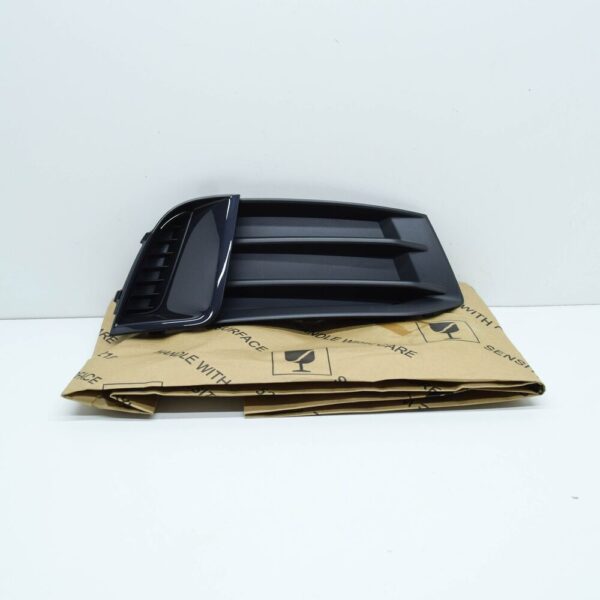 8V5807672ESM - AUDI A3 Cabrio 8V Front Right  Air Guide Grille 8V5807672ESM NEW GENUINE