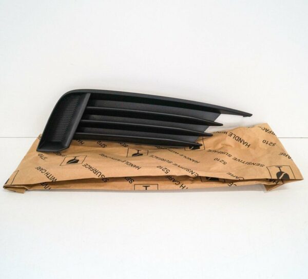 8V58076829B9 - NEW AUDI A3 8V FRONT BUMPER LOWER RIGHT SIDE GRILLE 8V58076829B9 GENUINE / OEM