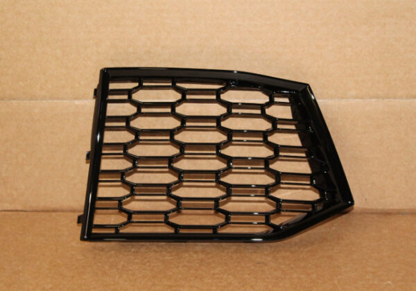 8V5807682QT94 - NEW AUDI RS3 FRONT BUMPER BOTTOM RIGHT AIR WIND GRILL BLACK 8V57782QT94