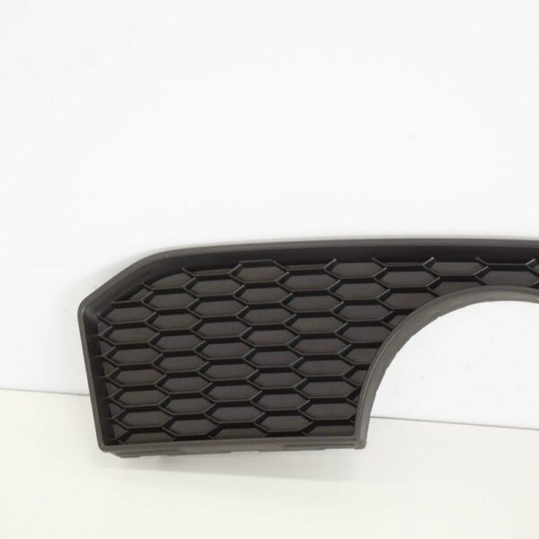 8V5807820C - NEW AUDI A3 8V FRONT BUMPER RIGHT SIDE GRILLE TRIM 8V5807820C