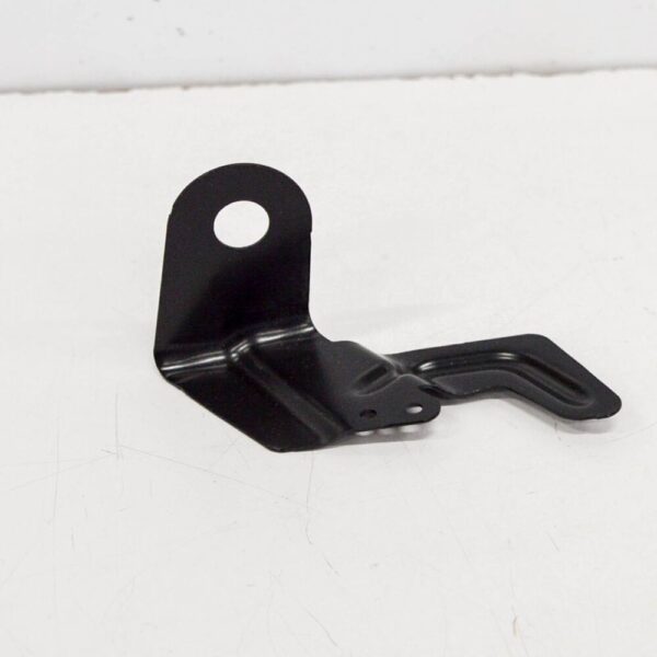 8V5821471A - NEW AUDI A3 S3 8V FRONT LEFT WING BRACKET 8V5821471A OEM