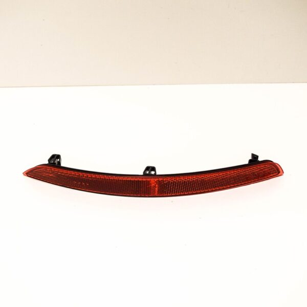 8V5945106A - NEW AUDI A3 SPORTBACK 8V REAR RIGHT LIGHT REFLECTOR 8V5945106A ORIGINAL
