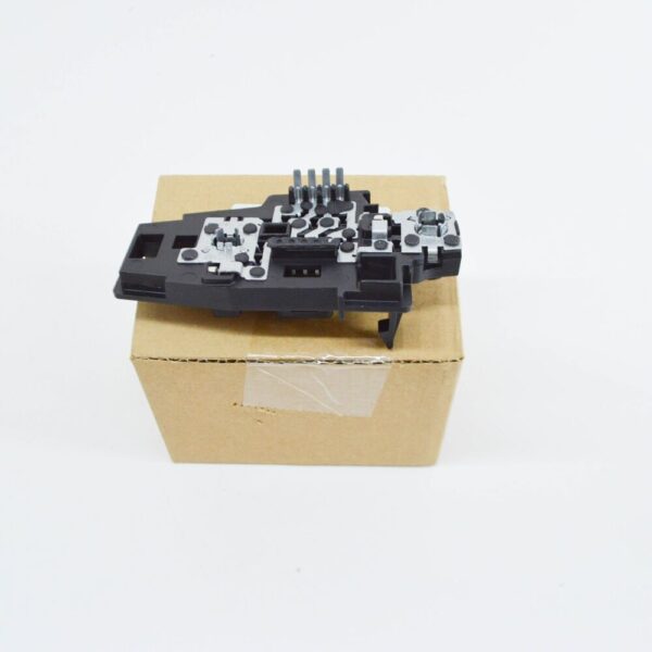8V5945257D - NEW AUDI A3 8V REAR LEFT INNER TAIL LIGHT BULB CARRIER 8V5945257D ORIGINAL