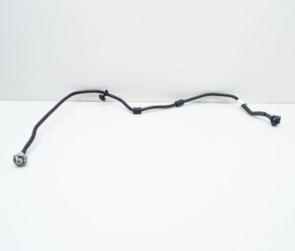 8W0121081DA - NEW AUDI A4 AVANT B9 ENGINE OWERFLOW COOLANT BREATHER LINE 8W0121081DA ORIGINAL