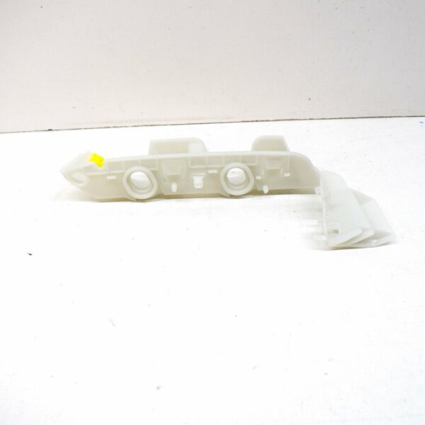 8W0807283E - NEW AUDI A4 B9 FRONT LEFT BUMPER BRACKET GUIDE UPPER 8W0807283E ORIGINAL