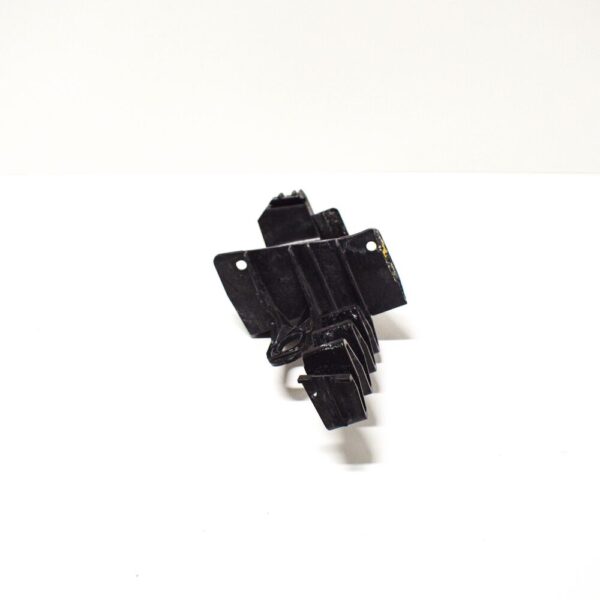 8W0807334A - NEW AUDI A4 B9 RADIATOR RIGHT SUPPORT BRACKET 8W0807334A ORIGINAL