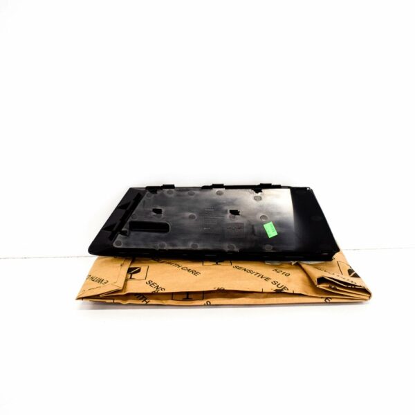 8W0807682RRU6 - NEW AUDI A4 B9 FRONT BUMPER RIGHT GRILLE 8W0807682RRU6 2017