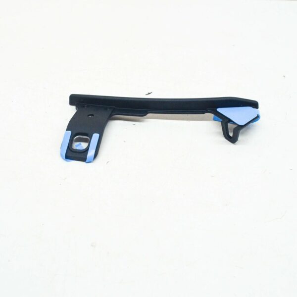 8W0853828B - NEW AUDI A4 AVANT B9 REAR RIGHT WHEEL MUD GUARD BRACKET 8W0853828B
