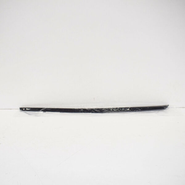 8W0854328C9B9 - NEW AUDI A4 B9 FRONT WINDSCREEN RIGHT PIPING MOLDING 8W0854328C9B9