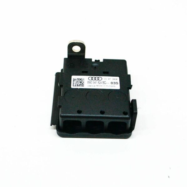 8W0941824BC - NEW AUDI A6 C8 FRONT RIGHT BOTTOM FUSE BOX 8W0941824BC ORIGINAL