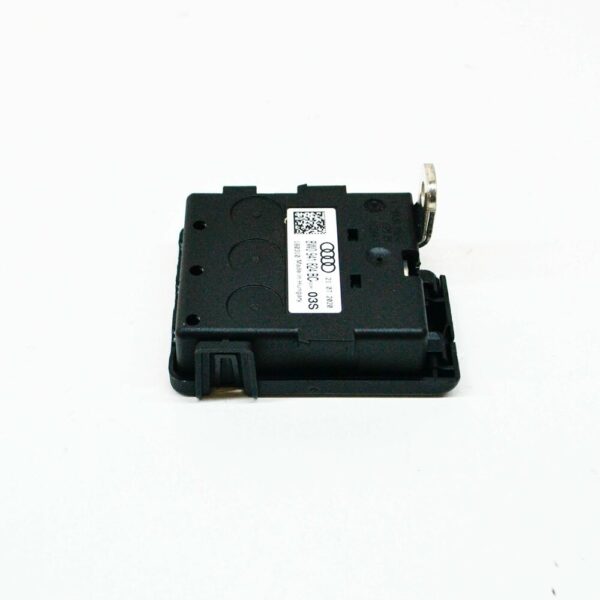8W0941824BC - NEW AUDI A6 C8 FRONT RIGHT BOTTOM FUSE BOX 8W0941824BC ORIGINAL
