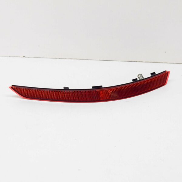 8W0945105C - NEW AUDI A4 8W B9 REAR BUMPER LEFT REFLECTOR 8W0945105C ORIGINAL