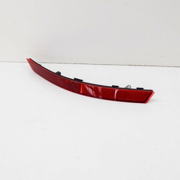 8W0945105C - NEW AUDI A4 8W B9 REAR BUMPER LEFT REFLECTOR 8W0945105C ORIGINAL