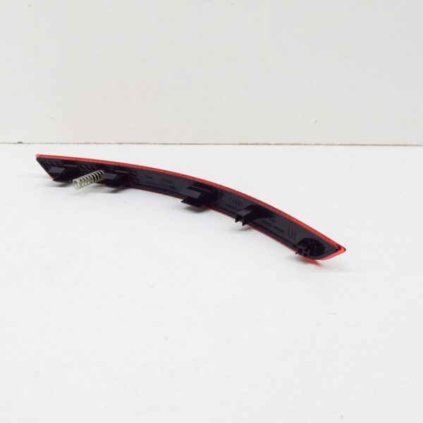 8W0945105C - NEW AUDI A4 8W B9 REAR BUMPER LEFT REFLECTOR 8W0945105C ORIGINAL
