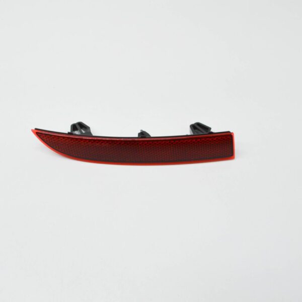 8W0945106AC - NEW AUDI A4 B9 REAR RIGHT OUTER BUMPER REFLECTOR 8W0945106AC ORIGINAL