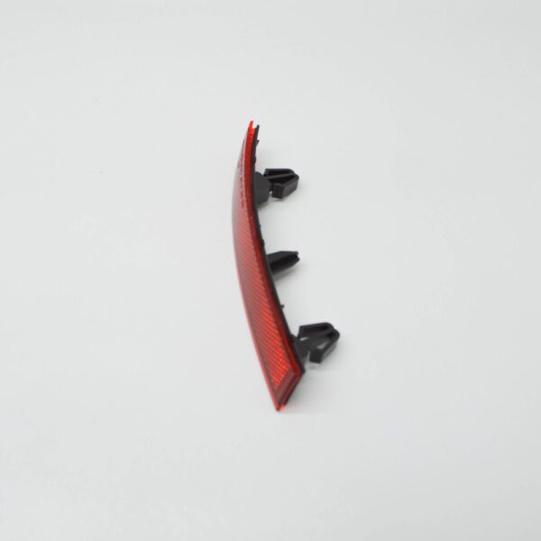 8W0945106AC - NEW AUDI A4 B9 REAR RIGHT OUTER BUMPER REFLECTOR 8W0945106AC ORIGINAL