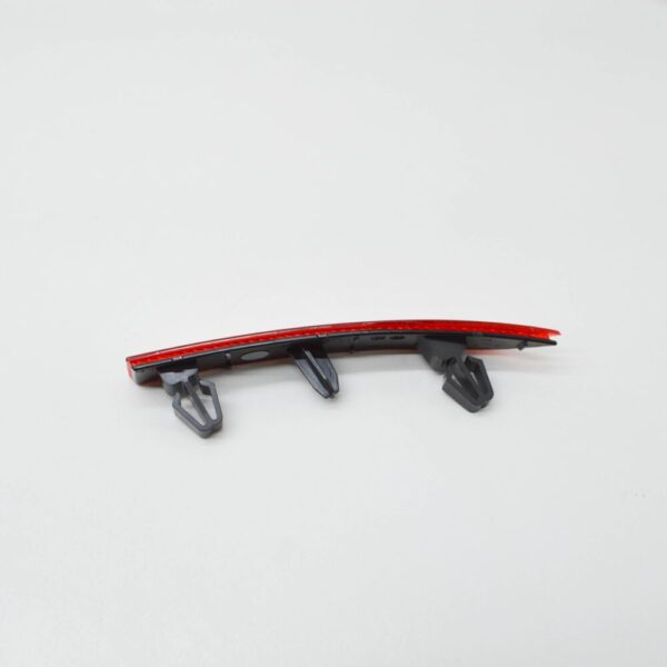 8W0945106AC - NEW AUDI A4 B9 REAR RIGHT OUTER BUMPER REFLECTOR 8W0945106AC ORIGINAL