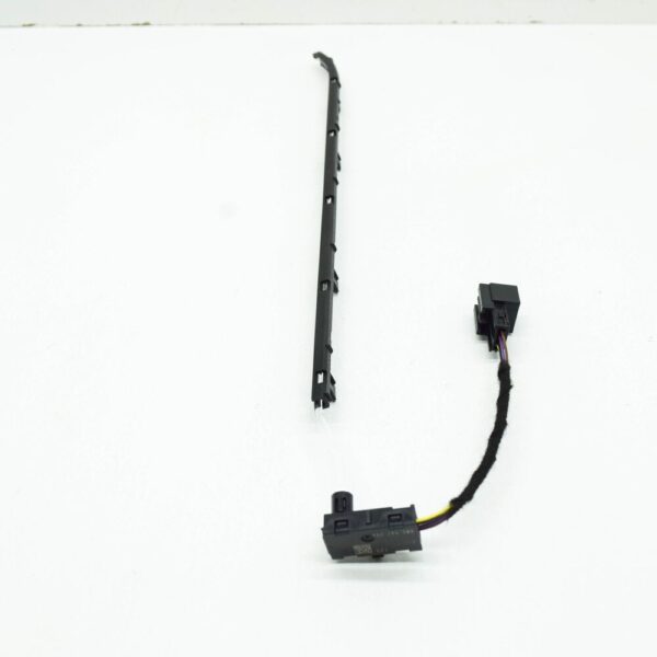 8W0947094 - AUDI A4 B9 Avant Right Door Panel Card Light Fibre  8W0947094 NEW GENUINE