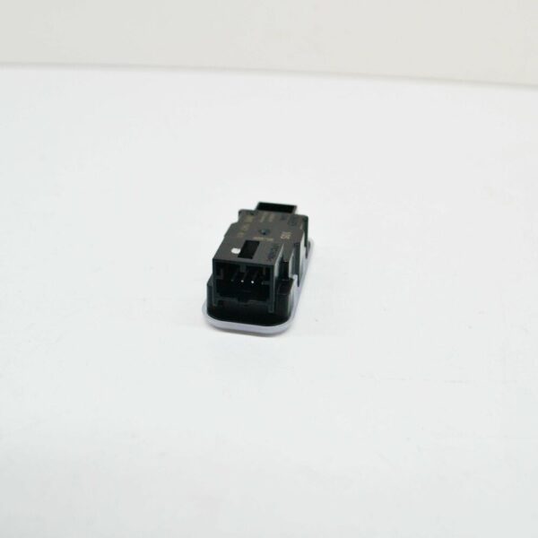 8W0947415B - NEW AUDI A4 S4 AVANT QUATTRO B9 FRONT RIGHT FOOTWELL LIGHT 8W0947415B